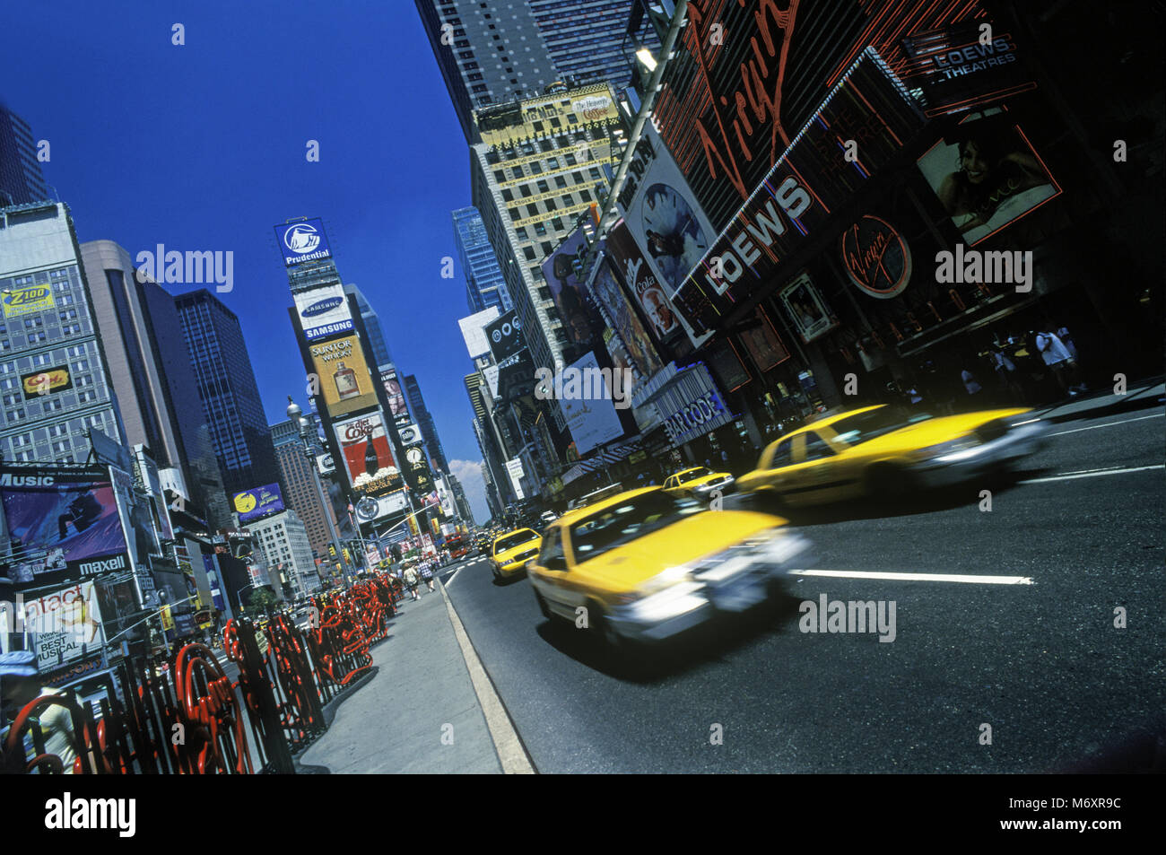 2001 HISTORICAL YELLOW TAXI CABS TIMES SQUARE MANHATTAN NEW