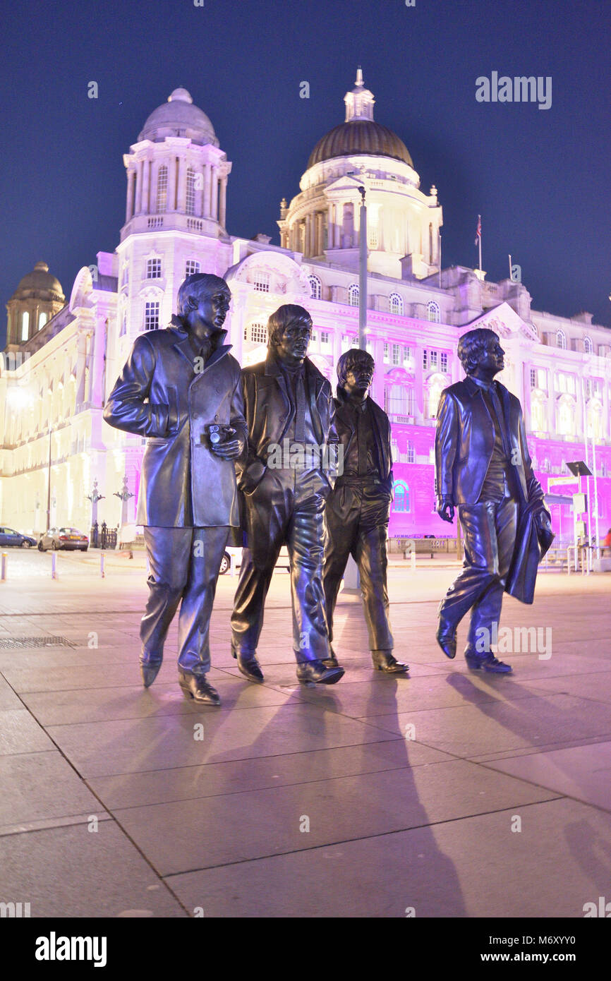 Statues In Liverpool Stock Photos & Statues In Liverpool Stock Images