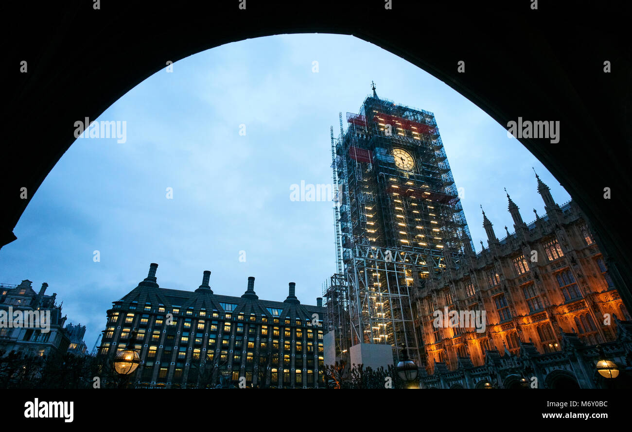 Palace of Westminster: Elizabeth Tower and Big Ben covered in scaffolding during the refurbishment. Stock Photo