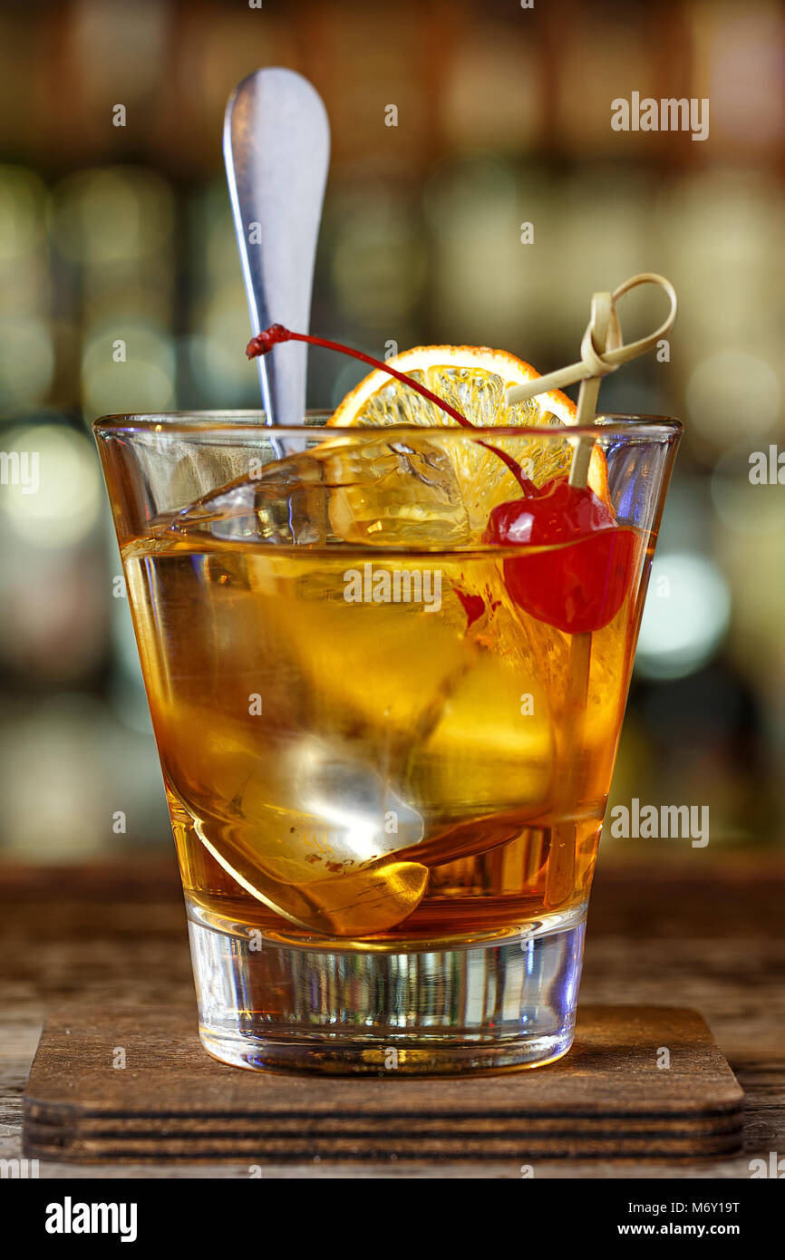 Cocktail on the basis of bourbon. American cocktail is oldfashioned