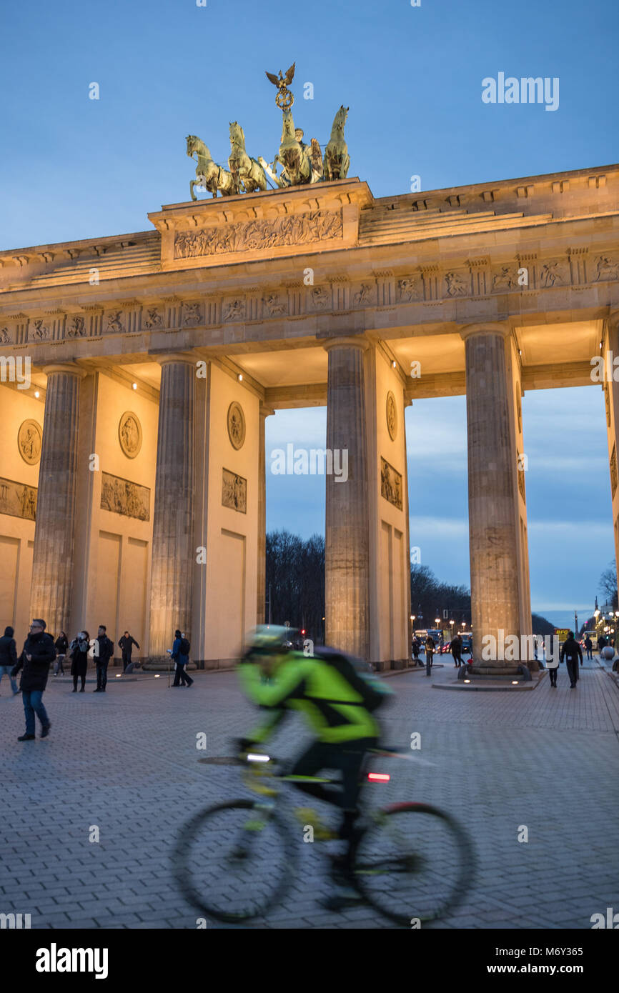 The Brandenburg Gate at dusk, Pariser Platz, Mitte, Berlin, Germany Stock Photo