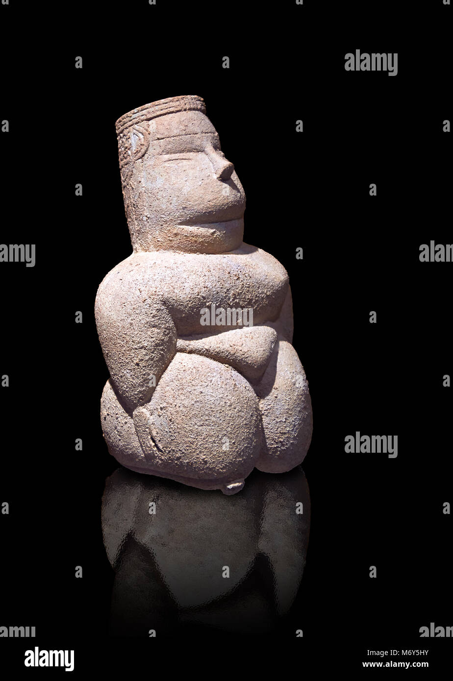 Middle Neoloithic statue from grave 410 of the hypogeic necropolis of cuccuru S'Arriu, Cabras, Sardinia, Italy. Museo archeologico nazionale, Cagliari Stock Photo