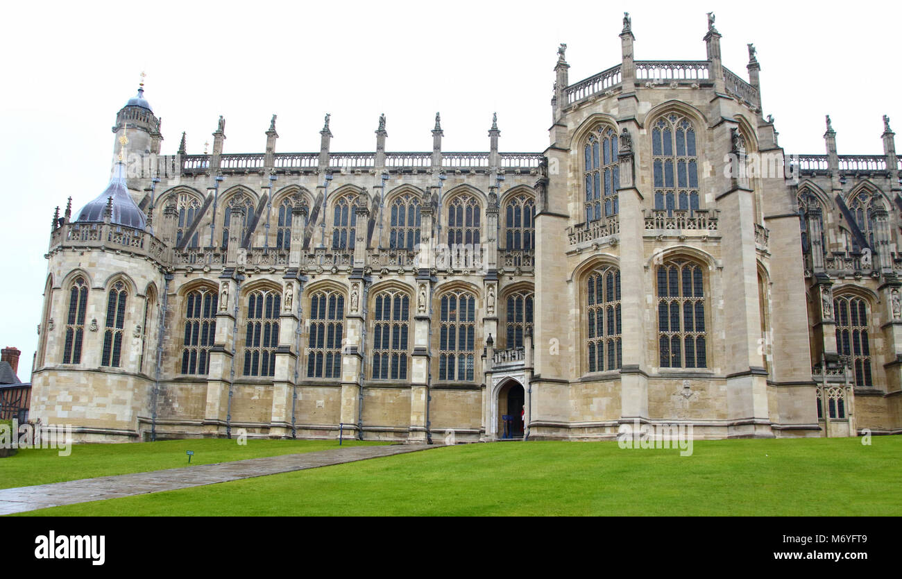 Royal Wedding Preparations in Windsor. Security measures. GVs and Souvenirs on sale in the town. Rough Sleepers  Featuring: St Georges Chapel Where: London, United Kingdom When: 03 Feb 2018 Credit: WENN.com Stock Photo