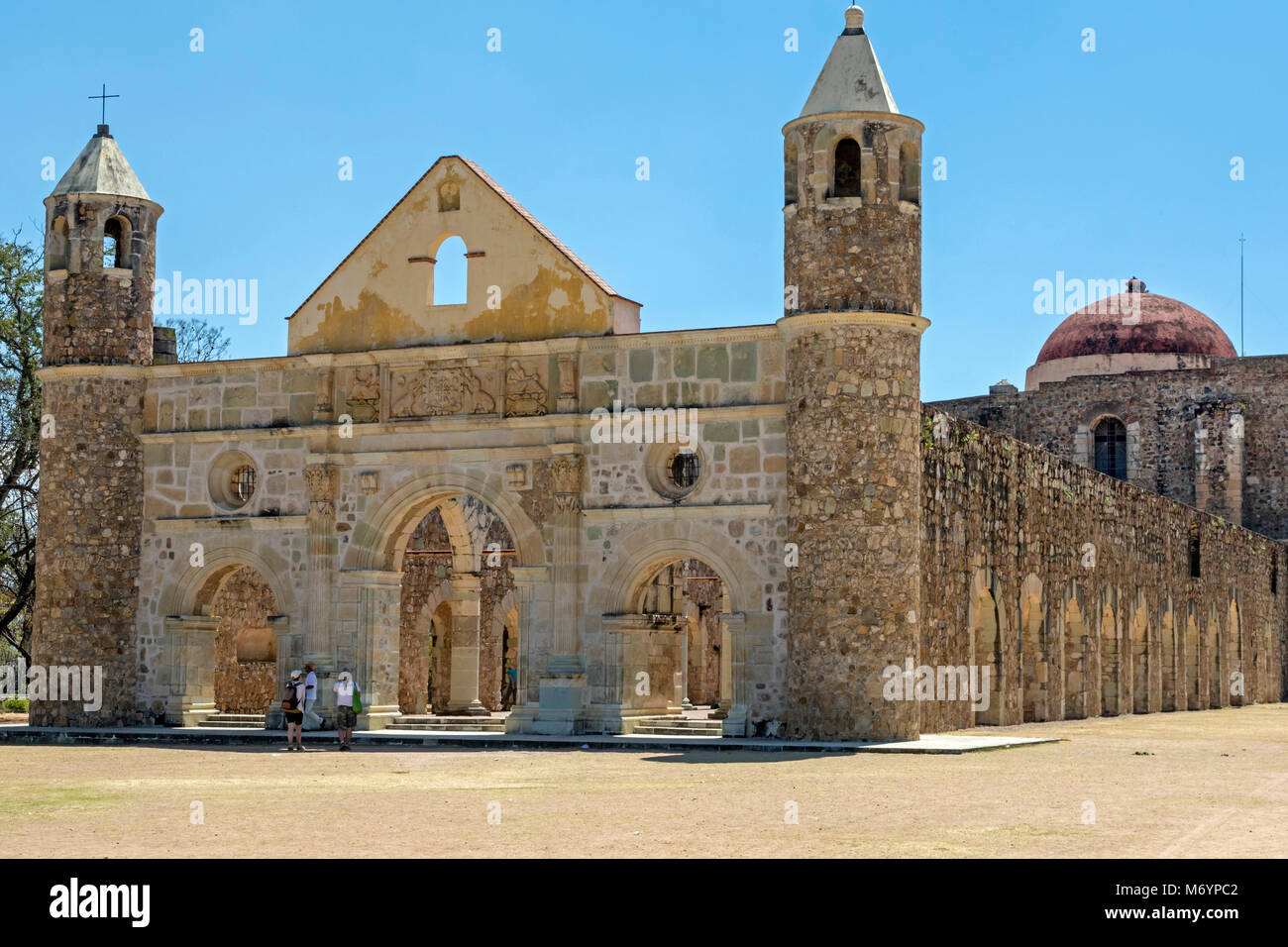 Cuilapam de Guerrero, Oaxaca, Mexico - The monastery of Santiago Apóstol, begun in 1556 and never completed. Stock Photo