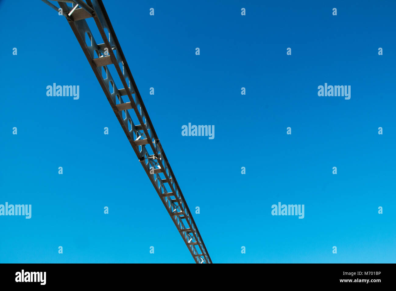 Skyscape.Steelwork Steelwork against bright blue sky Stock Photo - Alamy