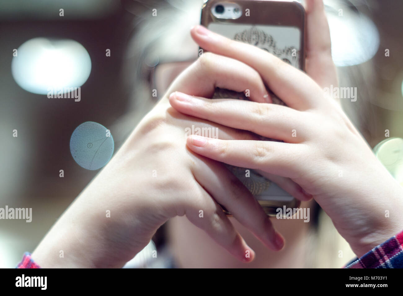 Human messaging hi-res stock photography and images - Alamy