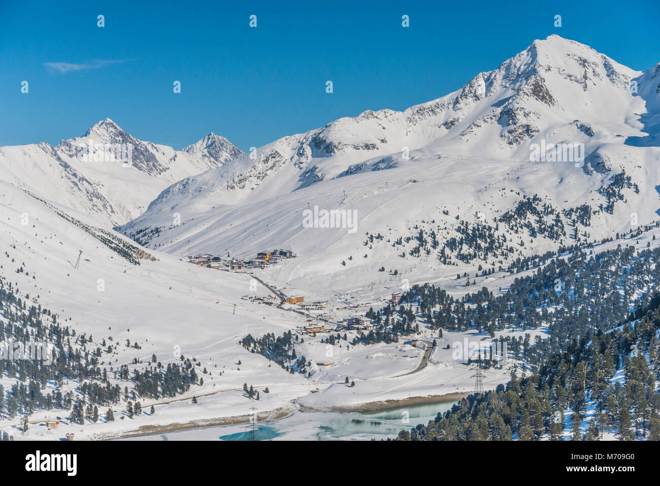 Winter snow scenes in the mountains of the Sellrain Alps in the Austrian Tirol, looking towards the ski-resort area of Kuehtai Stock Photo