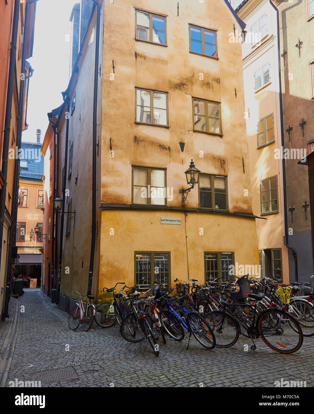 Sven Vintappares Torg, Gamla Stan, Stockholm, Sweden. The square was created in the 18th century as turning space for horse drawn vehicles in old town Stock Photo