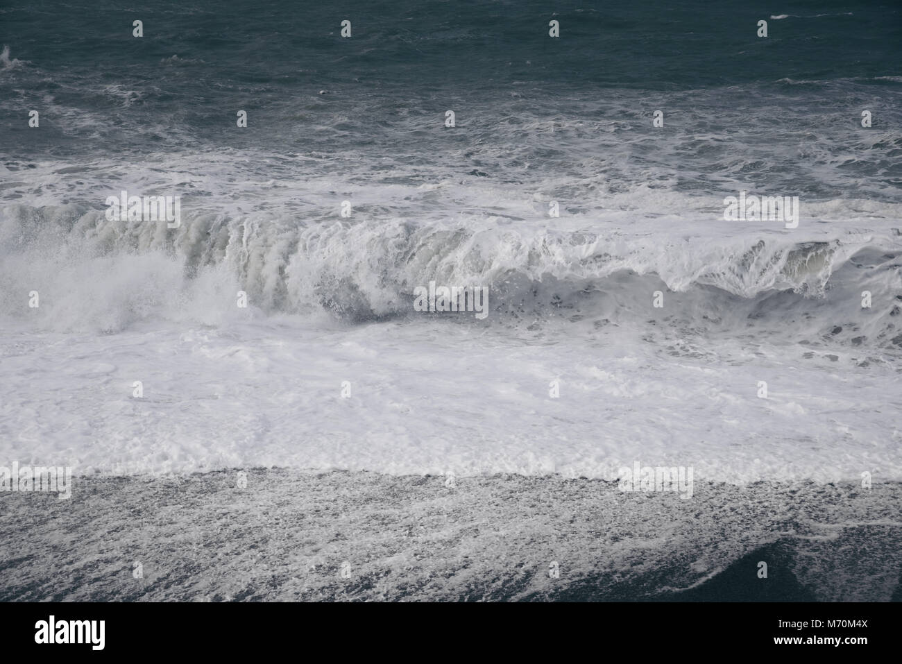 Big splashing water hi-res stock photography and images - Alamy