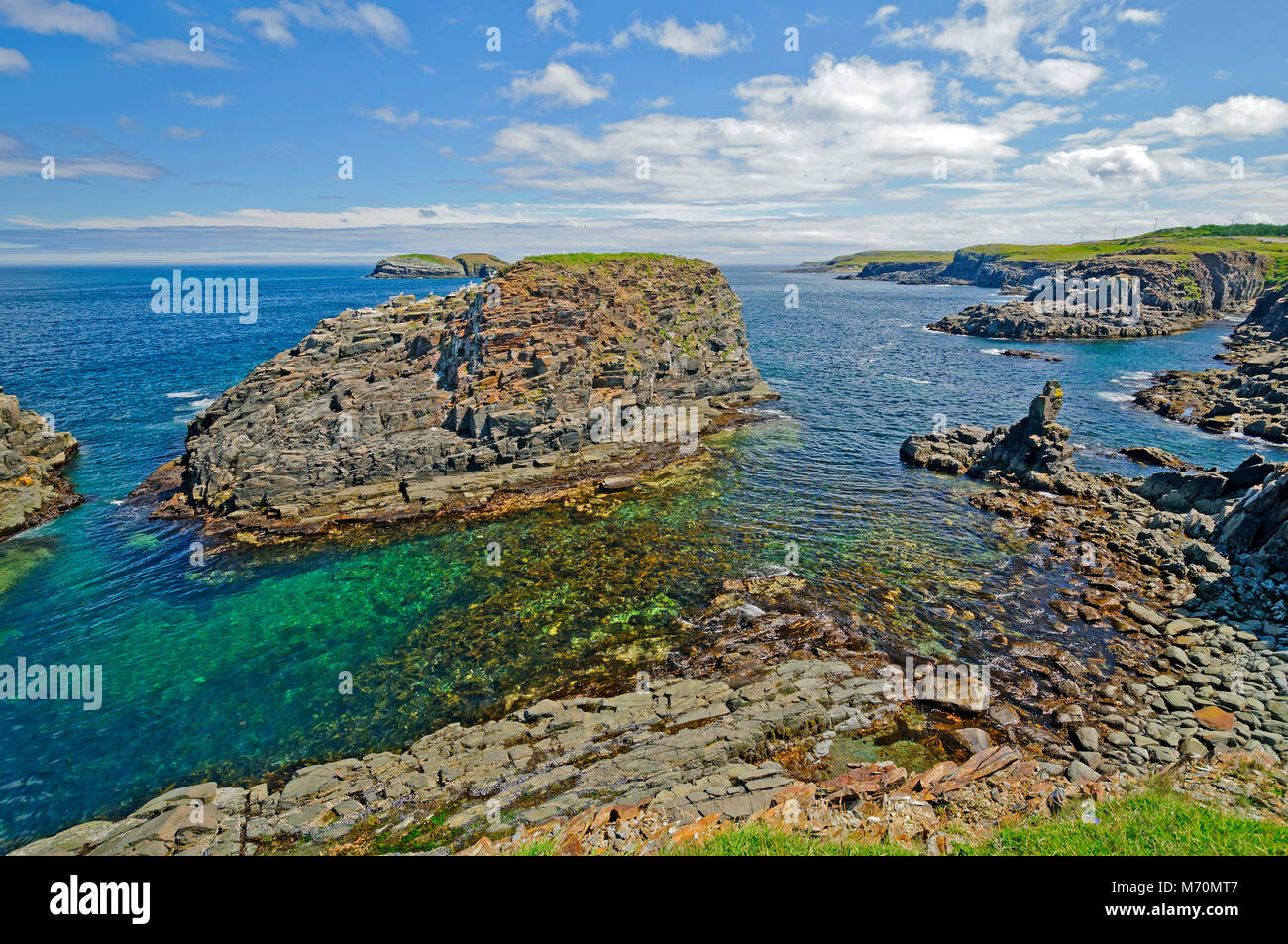 Newfoundland ocean rocks shoreline hi-res stock photography and images ...