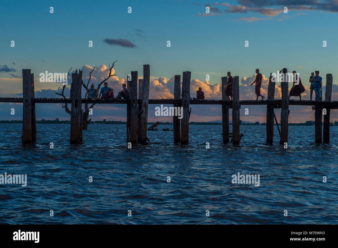 The U Bein Bridge in Amarapura Myanmar Stock Photo - Alamy