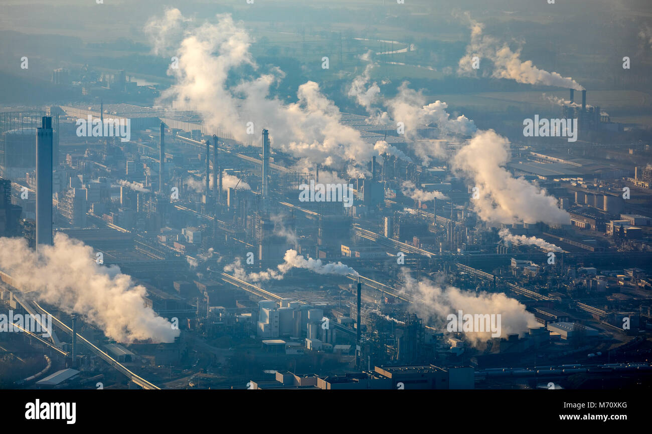 Marl Chemical Park, with Sasol Germany GmbH in Marl, Ruhr area, North Rhine-Westphalia. smoking chimney, chemical plant, formerly Degussa Marl, Ruhr a Stock Photo