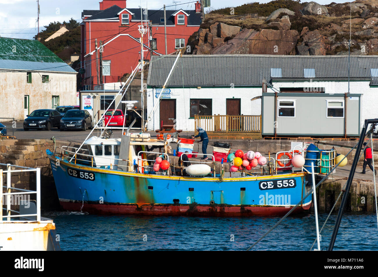 Burtonport, County Donegal, Ireland. 7th March 2018. Crab are unloaded from an inshore fishing boat on to the quayside. The season has begun in earnest after winter and recent stormy weather. This crab catch is destined for export from Ireland. Credit: Richard Wayman/Alamy Live News Stock Photo