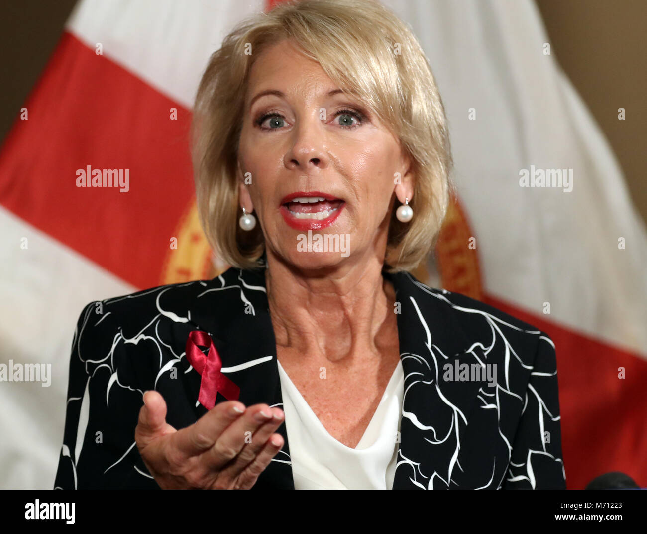 Betsy devos hi-res stock photography and images - Alamy