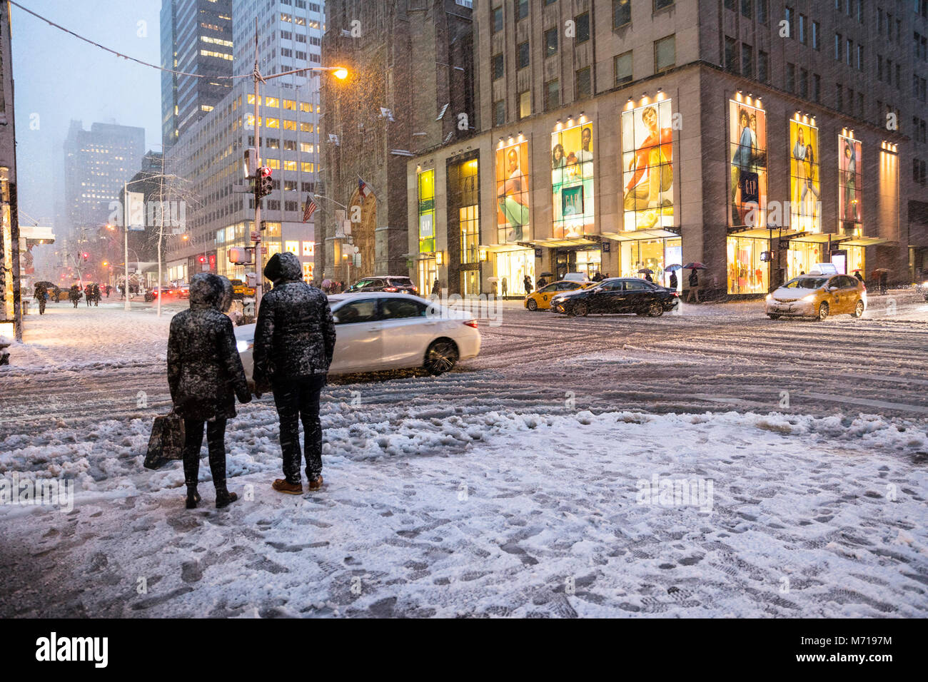 New York City, USA. 7th March, 2018. Snowfall in New York City, United States, Wednesday March 07 2018., Fifth Avenue Credit: Nino Marcutti/Alamy Live News Stock Photo