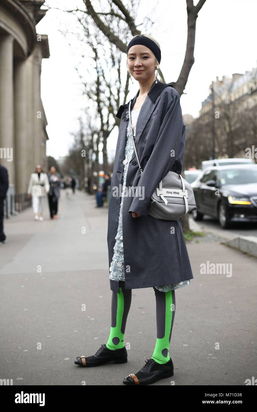 arriving at the Miu Miu show during Paris Fashion Week - March 6, 2018 - Photo: Runway Manhattan/Valentina Ranieri ***For Editorial Use Only*** | Verwendung weltweit Stock Photo