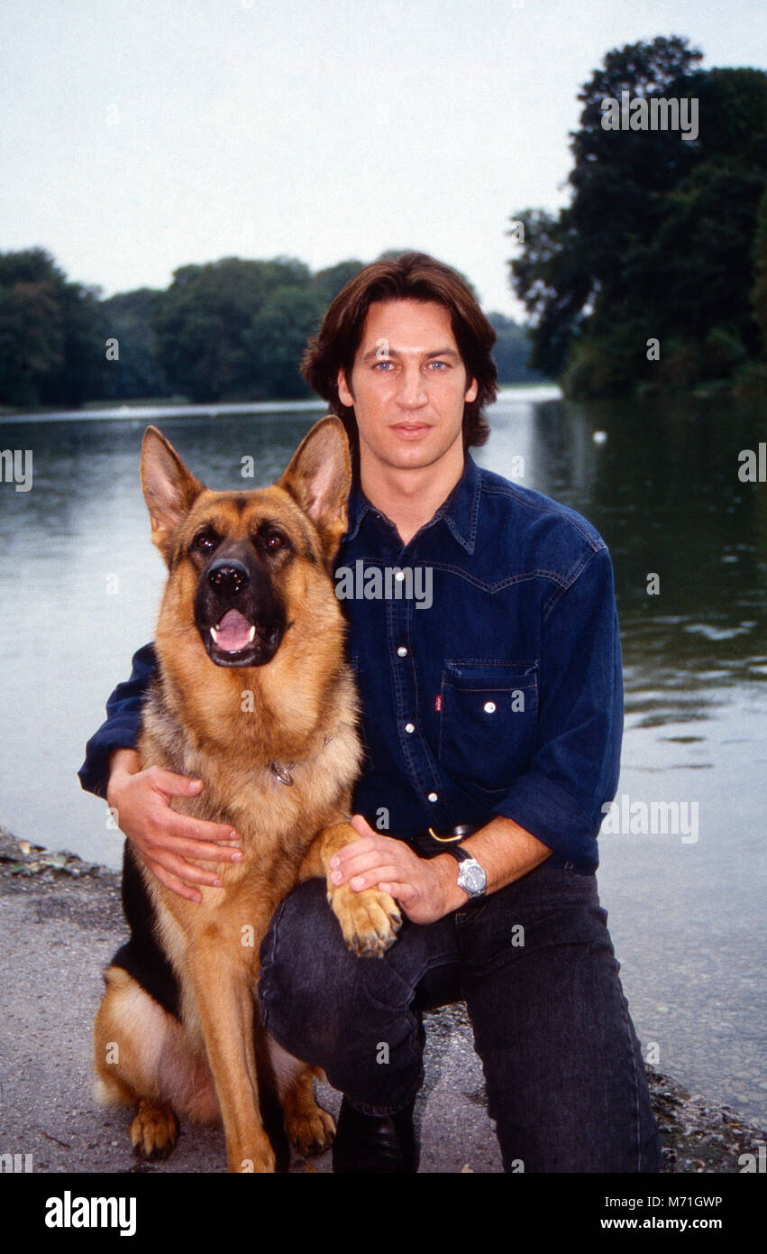 Kommissar Rex, Österreichische Krimiserie, 1994 - 2015. Darsteller: Polizeihund Rex, Tobias Moretti Stock Photo