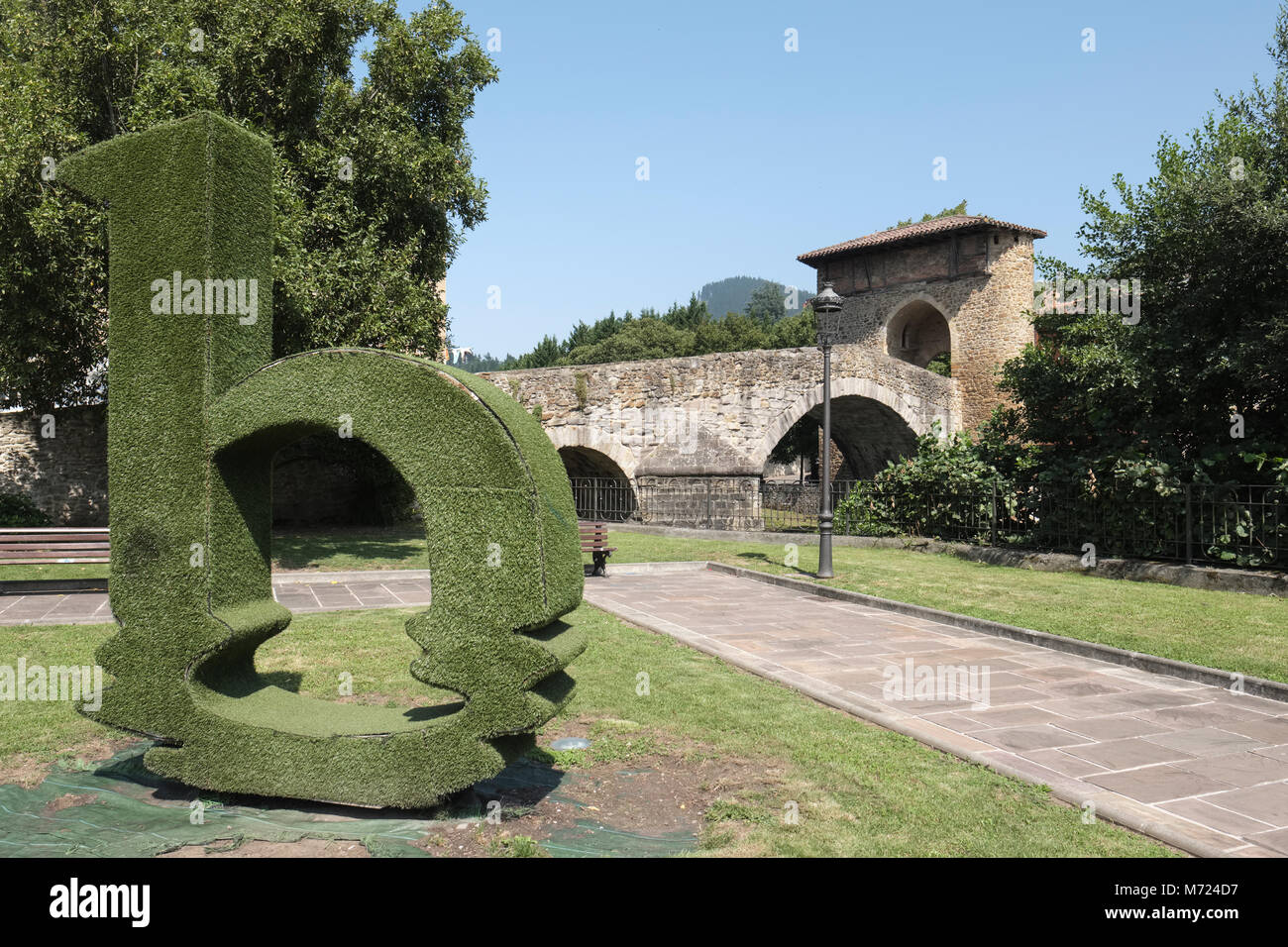 Puente Viejo, Zubi Zaharra, Medieval bridge, Balmaseda, Vizcaya, Pais Vasco, Spain, Stock Photo