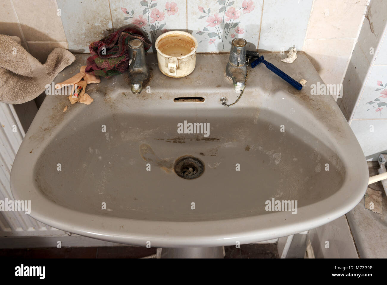 Dirty bathroom sink hires stock photography and images Alamy