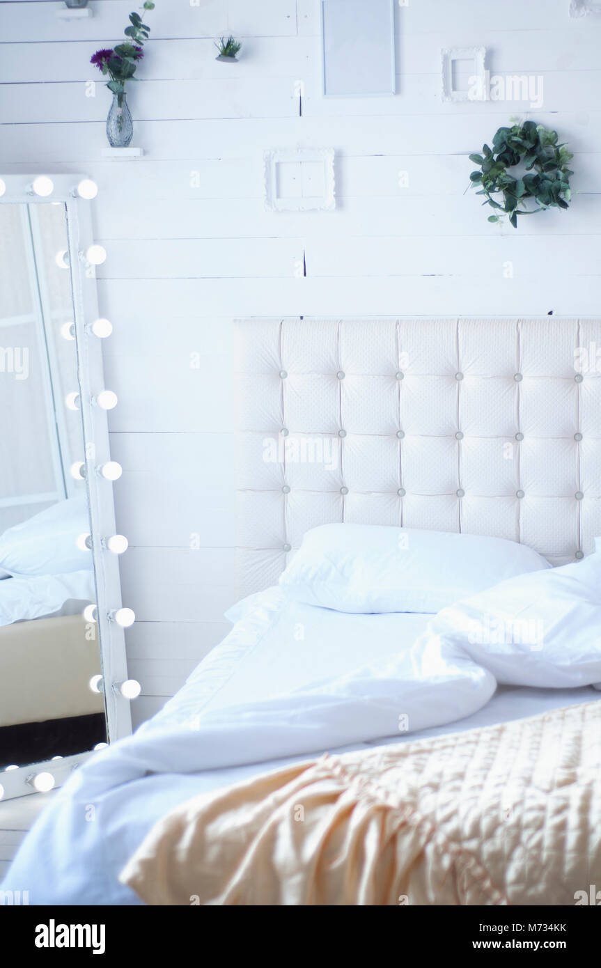 Candle light bedroom hi-res stock photography and images - Alamy, image size:863x1390