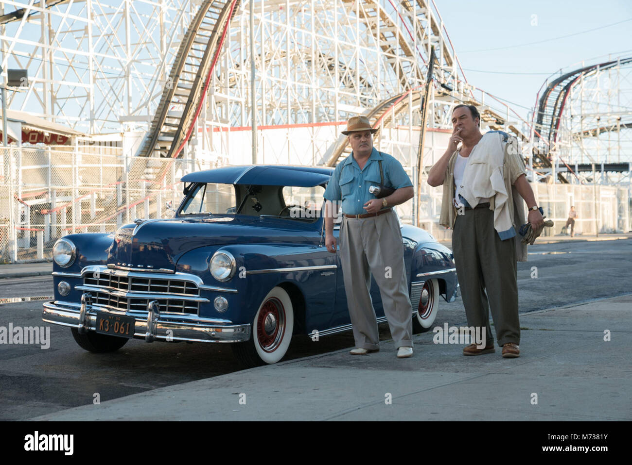 WONDER WHEEL (2017) STEVE SCHIRRIPA TONY SIRICO WOODY ALLEN (DIR