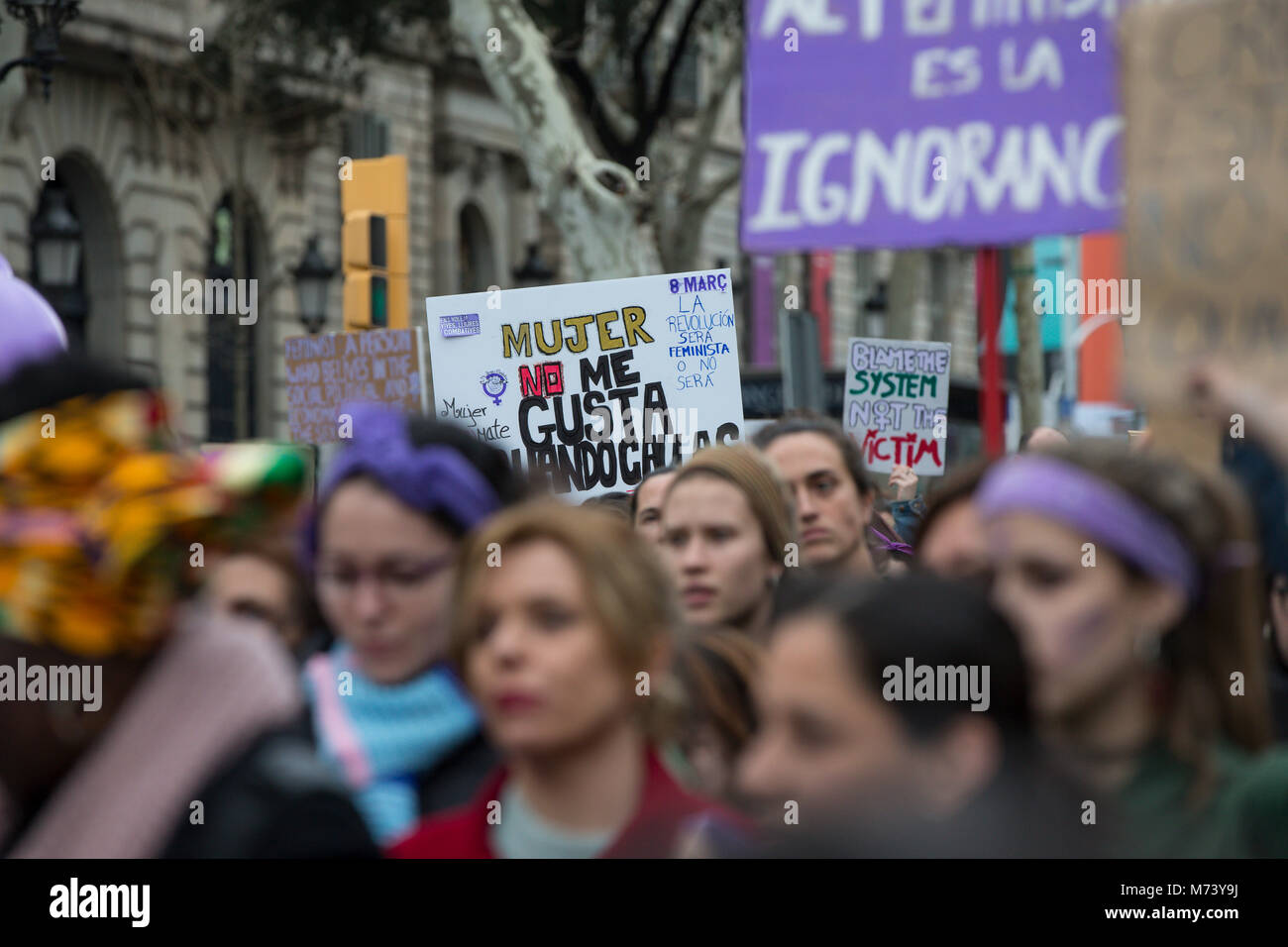 Barcelona, Spain. 08th Mar, 2018. Feminist demonstration held in the city of Barcelona to claim equal rights for working women on March 8, 2018 in the Paseo de Gracia in Barcelona. Credit: Gtres Información más Comuniación on line, S.L./Alamy Live News Stock Photo