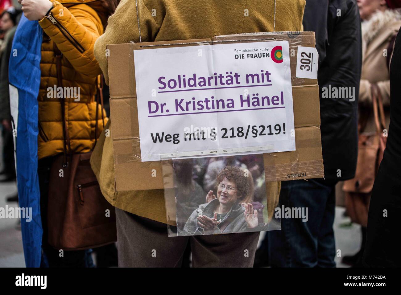Munich, Bavaria, Germany. 8th Mar, 2018. 219a StGB or 219a, referring to the archaic Nazi-era law that is being used by anti-abortionists against physicians in Germany. It was used successfully to prosecute Dr. Kristina HÃ¤nel (Haenel). Joining the demonstrations around the world, 550 citzens of Munich joined together at Marienplatz to support women in their struggle for equality, equal pay, and fair treatment, among numerous other themes. Credit: Sachelle Babbar/ZUMA Wire/Alamy Live News Stock Photo