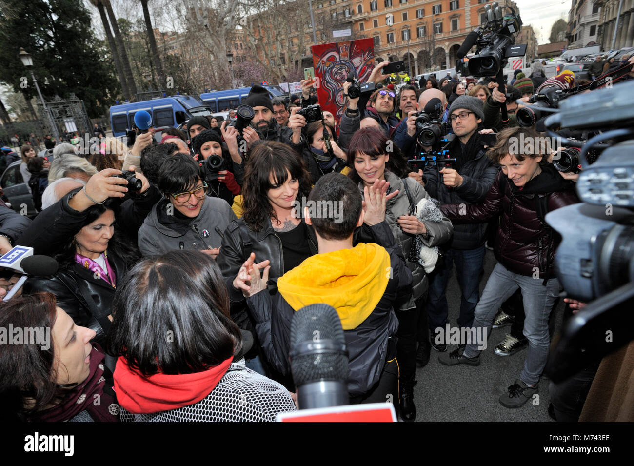 Rome, Italy. 8th March, 2018. Women's day in Rome. The italian actress Asia Argento joins the demonstration. Credit: Vito Arcomano/Alamy Live News Stock Photo