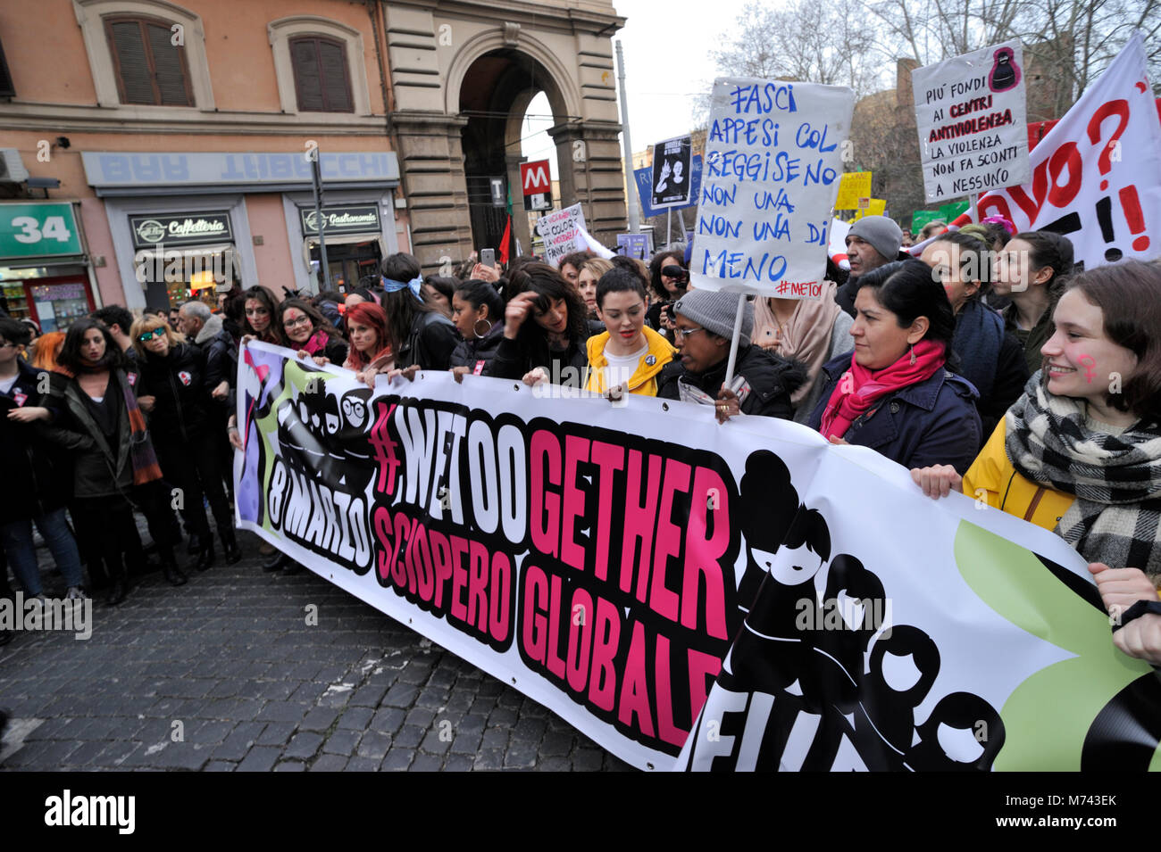 Rome, Italy. 8th March, 2018. Women's day in Rome. Credit: Vito Arcomano/Alamy Live News Stock Photo