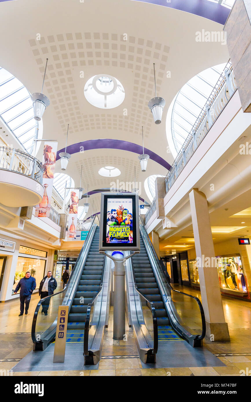 Bluewater Shopping Centre in Greenhithe - Tours and Activities