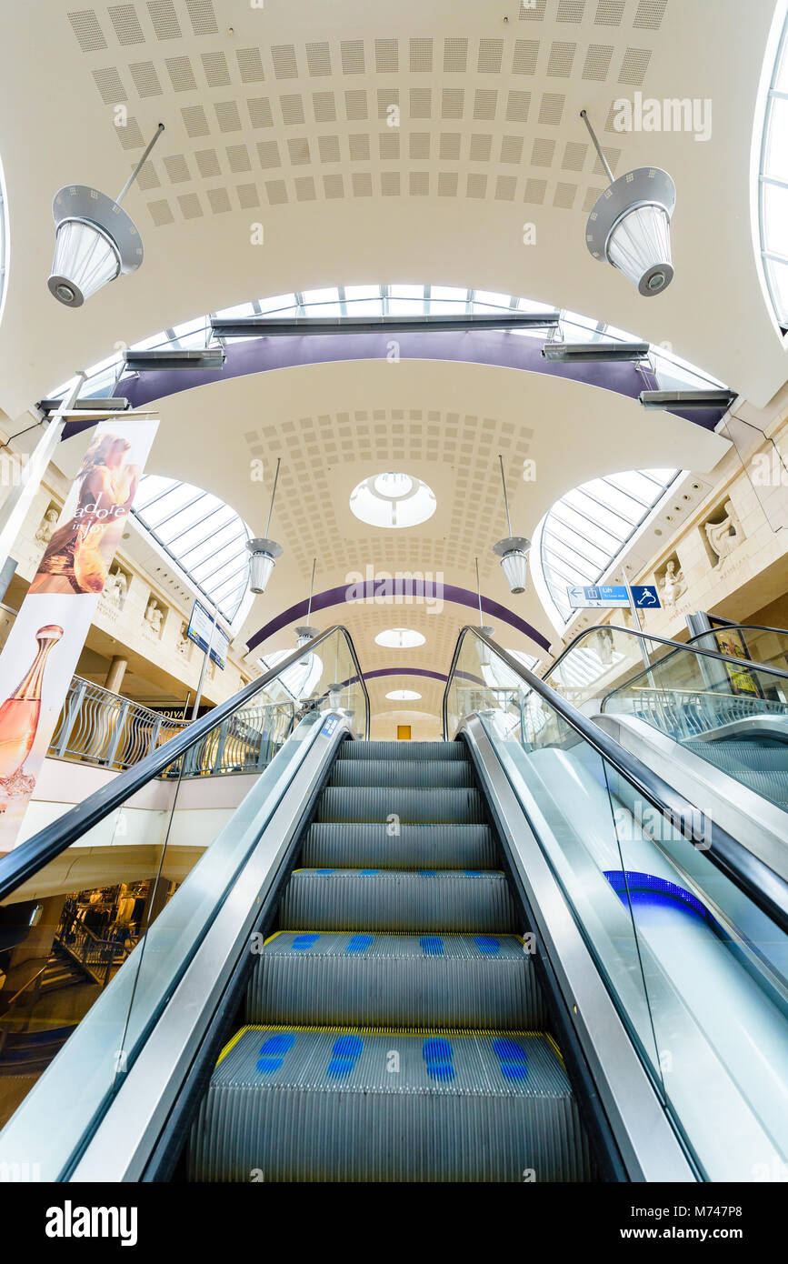 Bluewater Shopping Centre Kent Stock Photo Alamy