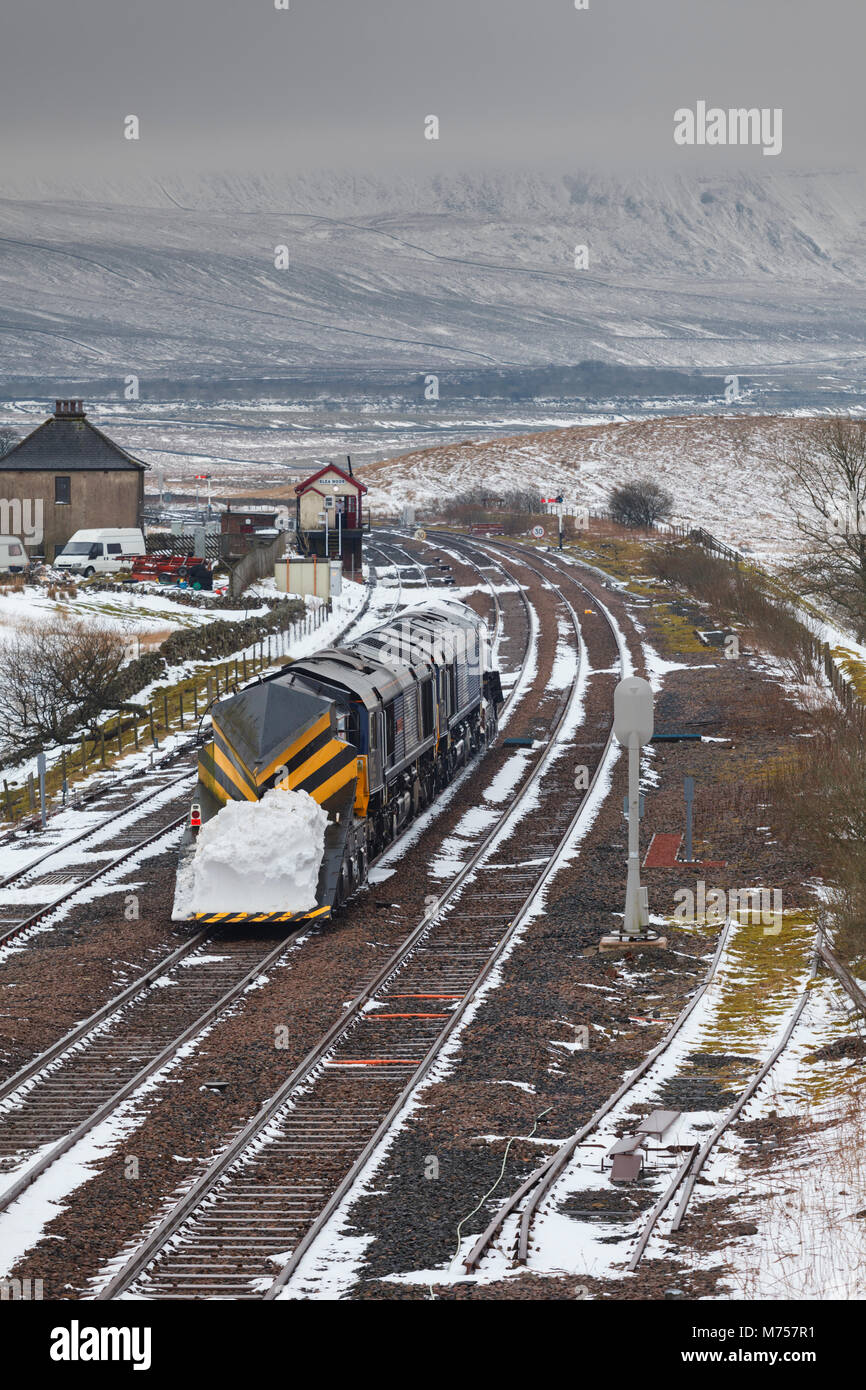 04 03 2018 blea moor north of ribblehead 2 drs class 66 locomotives
