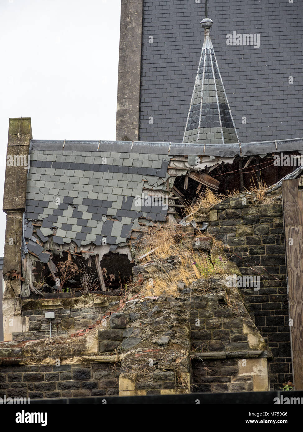 The damaged roof of Christchurch Cathedral, New Zealand - caused during the 2010 earthquake Stock Photo