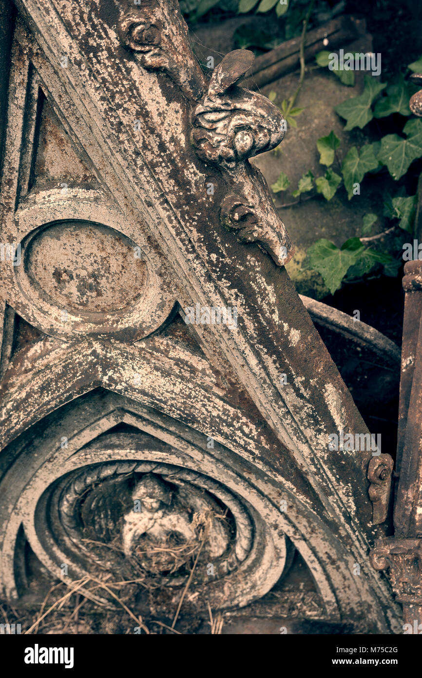 The Glasgow Necropolis (Victorian cemetery). Hill to the east of Glasgow Cathedral (St. Mungo's