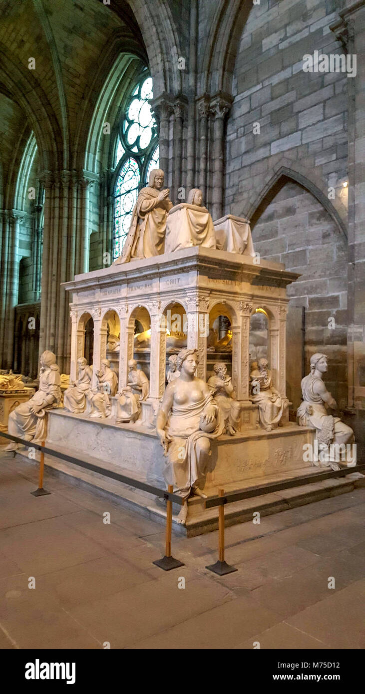 Basilica of Saint-Denis. Recumbent statue, Necropolis of Kings of