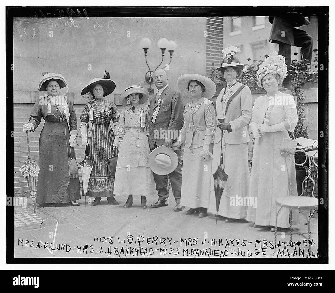 Miss L.B. Perry, Mrs. J.H. Hayes, Mrs. J.T. Owen, Mrs. A. Clund, Mrs. J ...