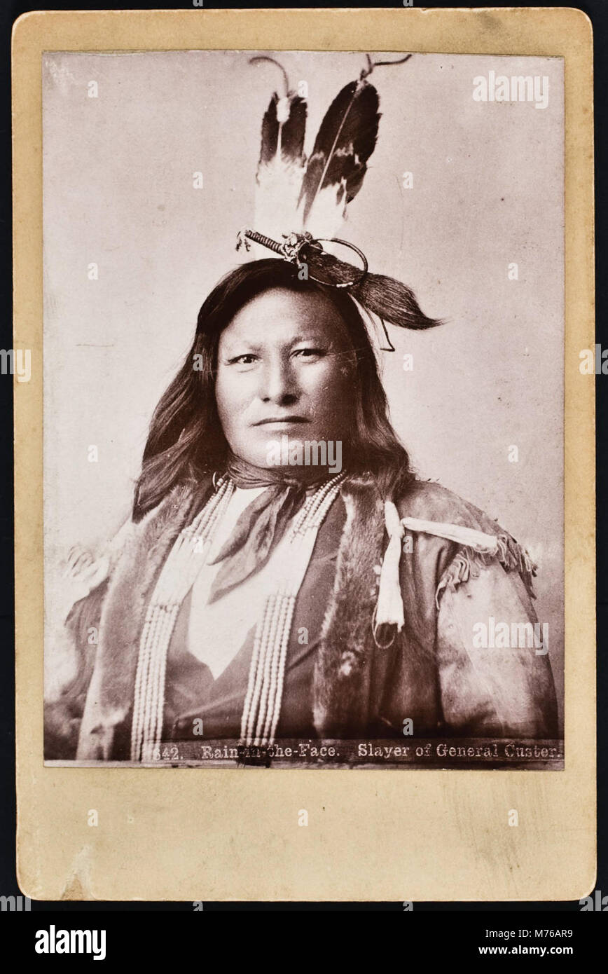 Native american warrior hi-res stock photography and images - Alamy