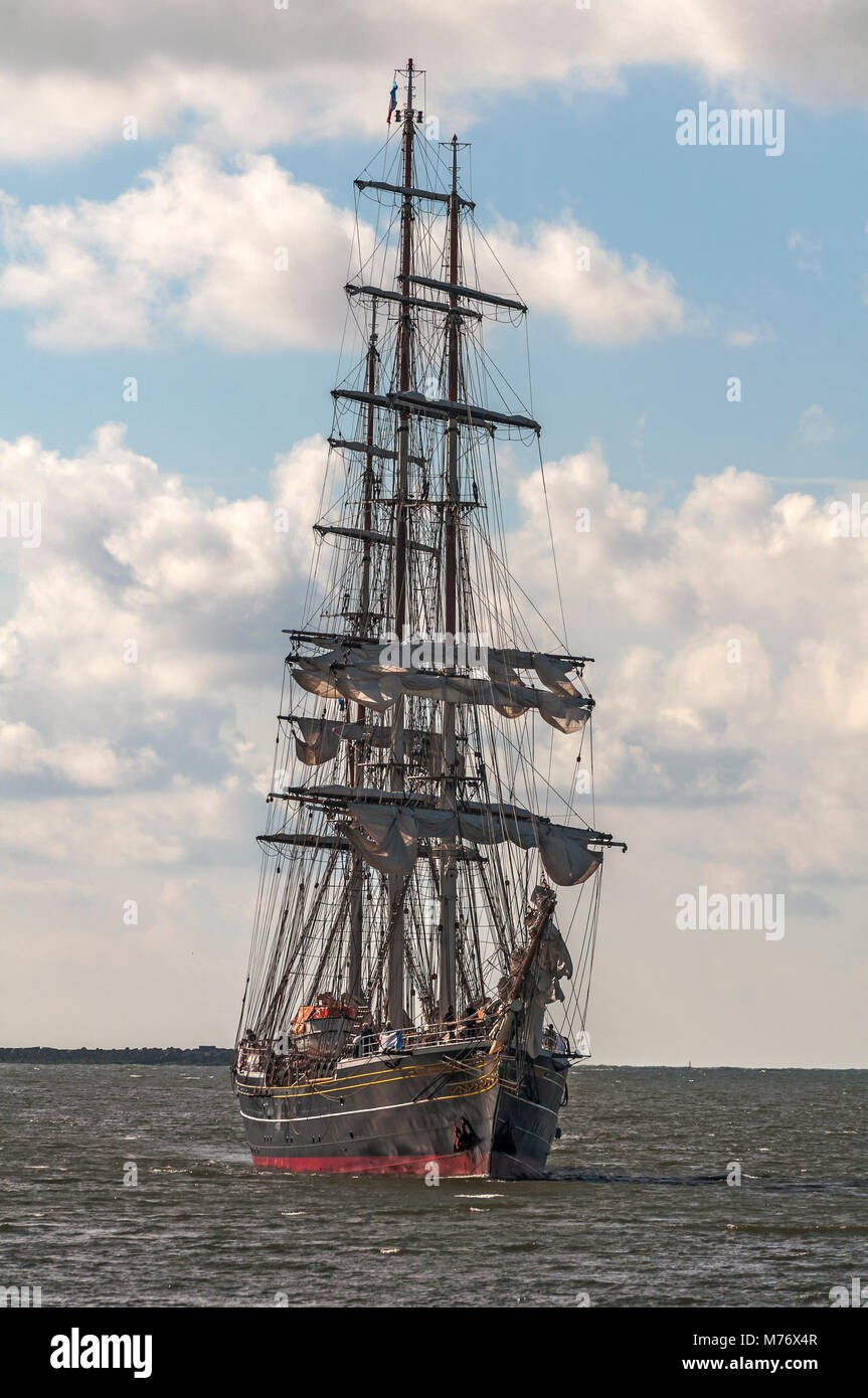threemaster sailing ship entering the Harbor Stock Photo Alamy