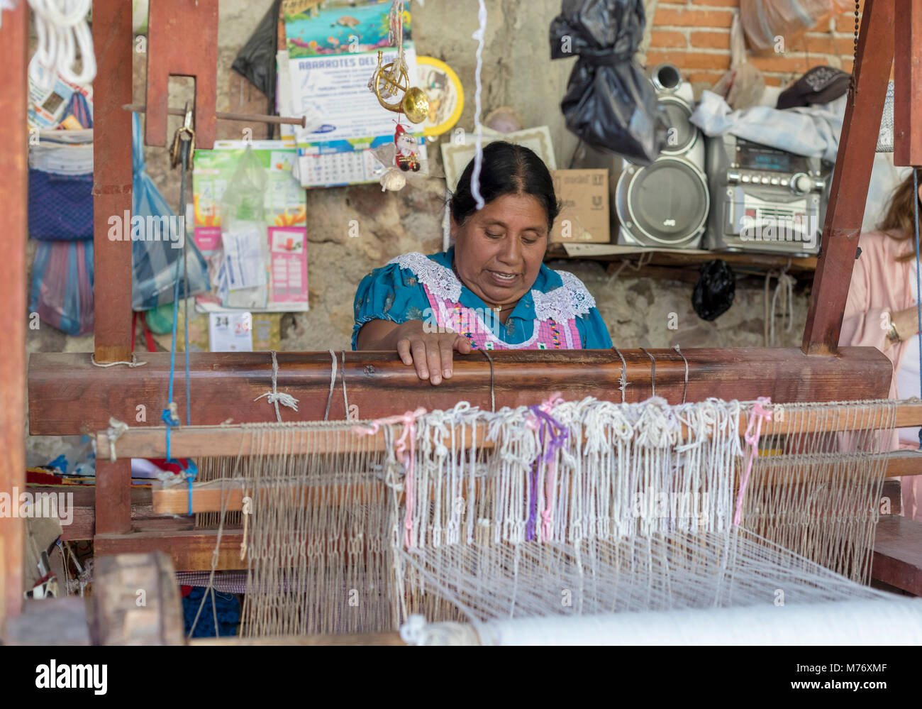 Horizontal loom hi-res stock photography and images - Page 6 - Alamy