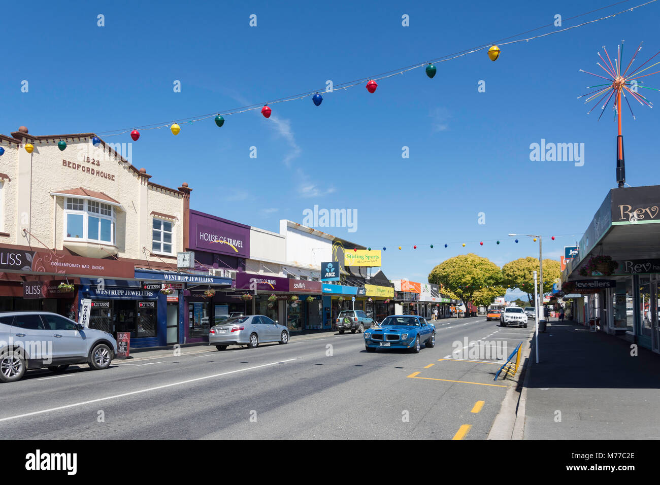High street motueka centre traffic main shops town towns tasman hires