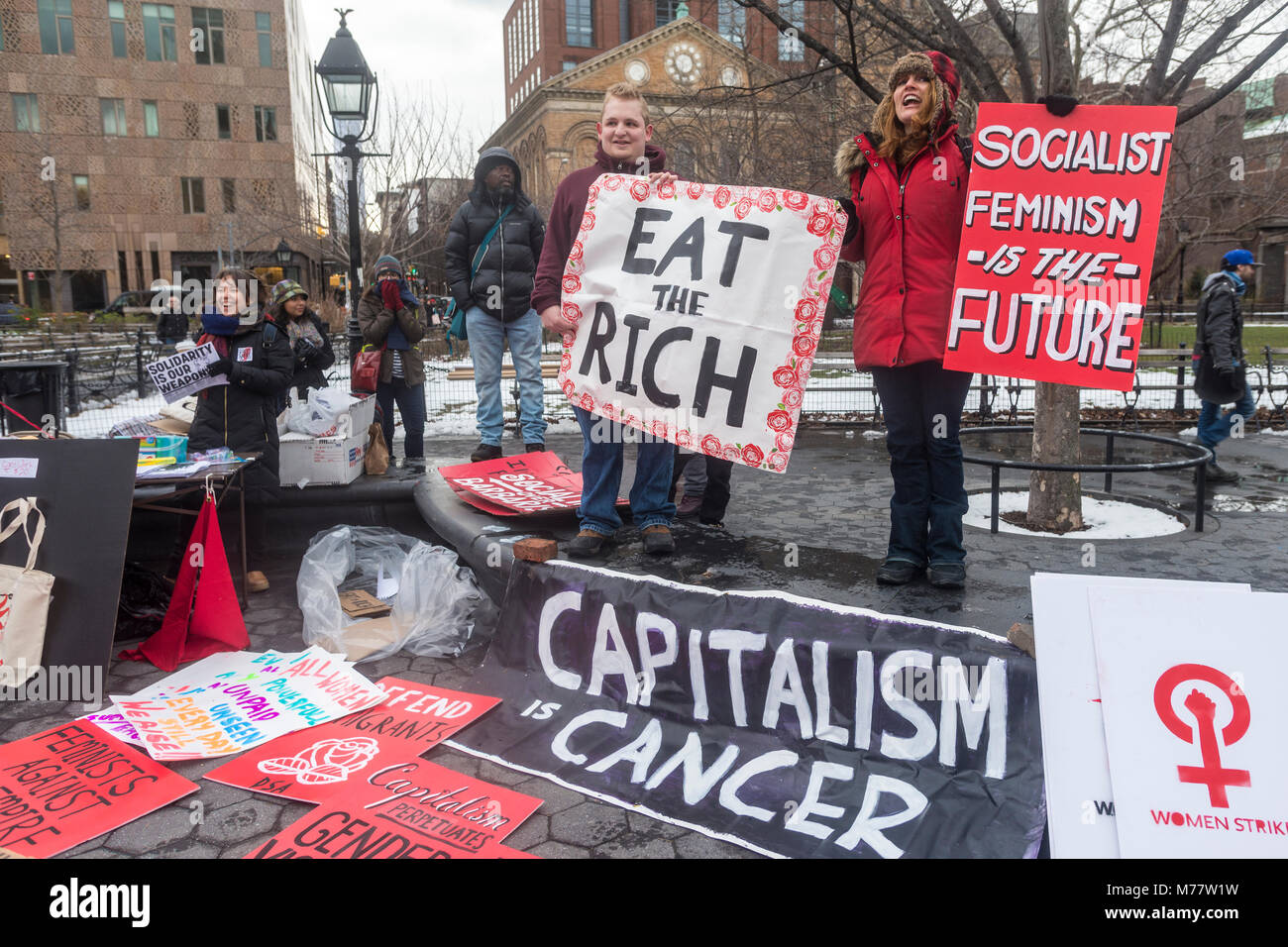 - New York, NY, USA. 8March 2018 Women activists rallied in Washington Square Park for a march to Zuccotti Park, to mark International Women's Day ©Stacy Walsh Rosenstock Credit: Stacy Walsh Rosenstock/Alamy Live News Stock Photo