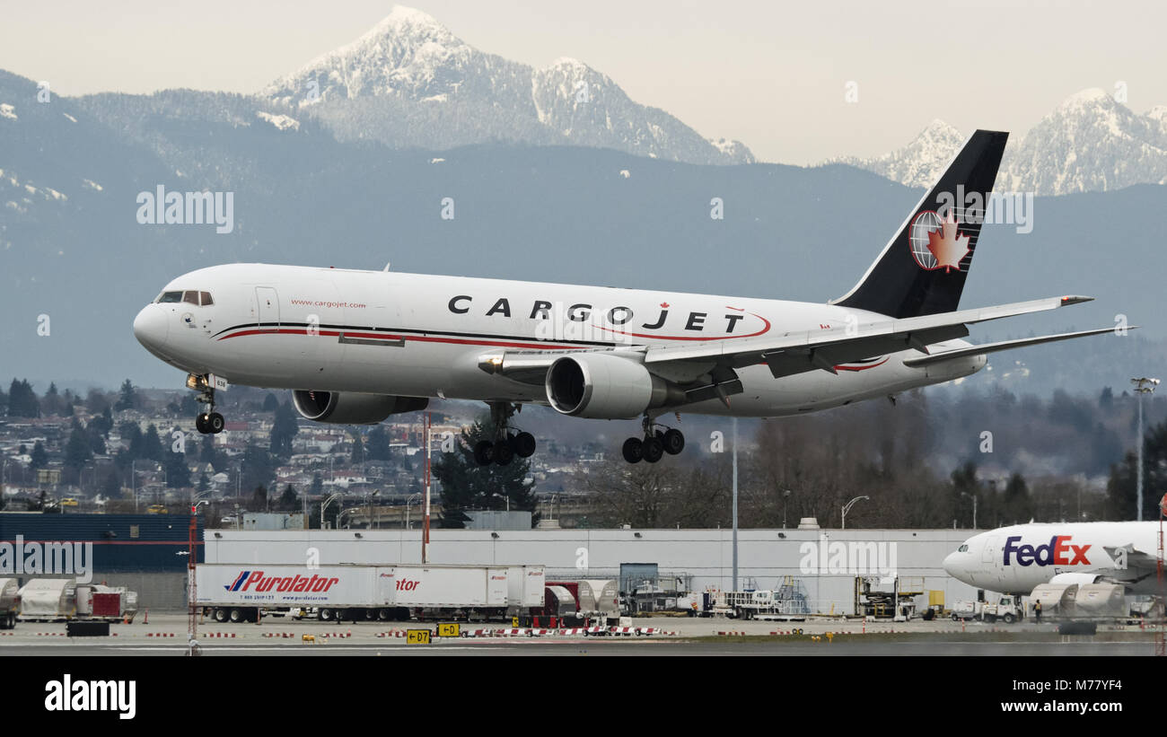 Cargojet boeing hi-res stock photography and images - Alamy