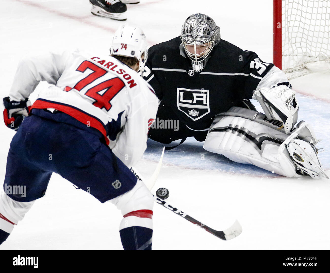 Goalie jonathan quick hi-res stock photography and images - Alamy