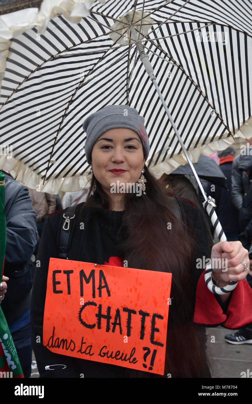 Paris, France. 8th Mar, 2018. Thousands women marched for equal rights and against violences, raps, discriminations...from 'Place de la Epublique' to ' place de l'Opéra' Credit: claude szmulewicz/Alamy Live News Stock Photo