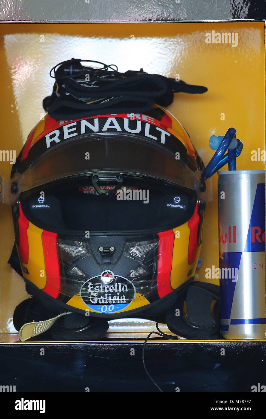 Barcelona, Spain. 09th Mar, 2018. the helmet of Carlos Sainz with . a Red Bull next, during the tests at the Barcelona-Catalunya Circuit, on 09th March 2018, in Barcelona, Spain. Credit: Gtres Información más Comuniación on line, S.L./Alamy Live News Stock Photo