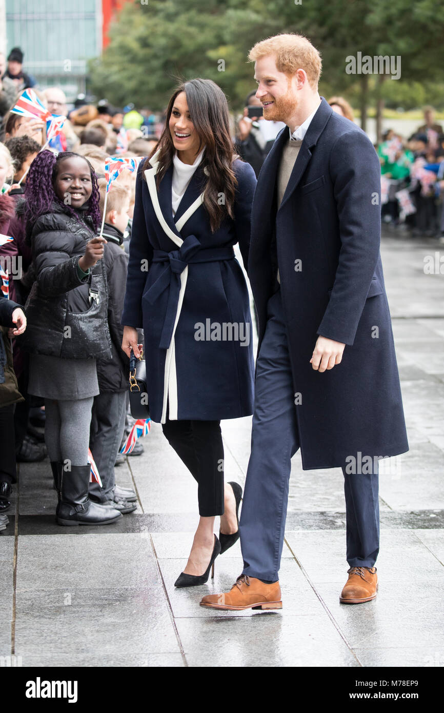 8th March 2018 Birmingham UK Britain's Prince Harry and Meghan Markle meet the crowds in Birmingham on a walk about. Stock Photo