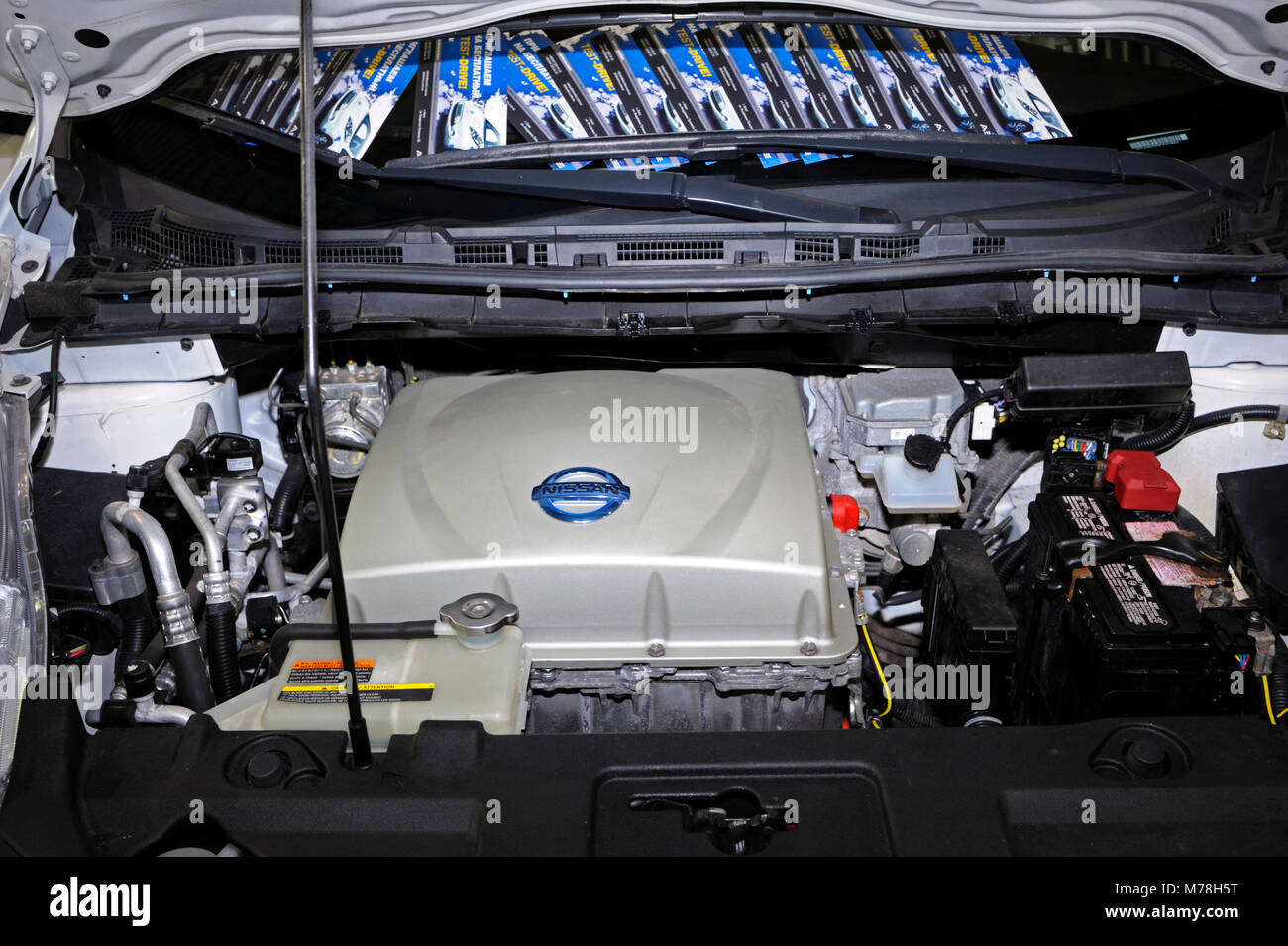 Electric car engine compartment hires stock photography and images Alamy