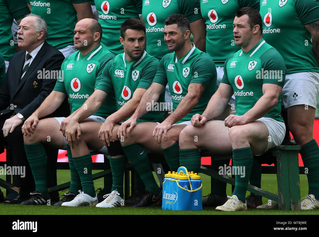 Ireland's Ireland players (from left) Rory Best, Conor Murray, Rob Kearney  and Cian Healy sit for the squad photo during the captain's run at The  Aviva Stadium, Dublin Stock Photo - Alamy
