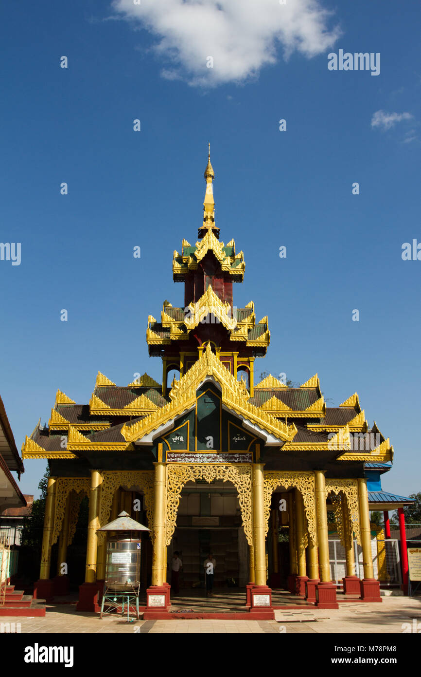 Temple of the Shwemawdaw Pagoda complex, Bagan (Pagan), Myanmar (Burma), Asia Stock Photo