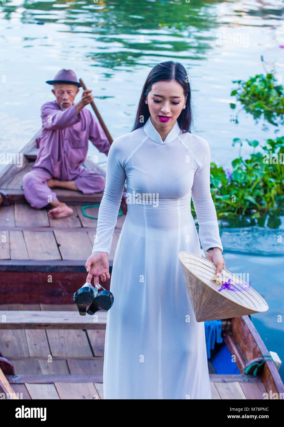 blue ao dai